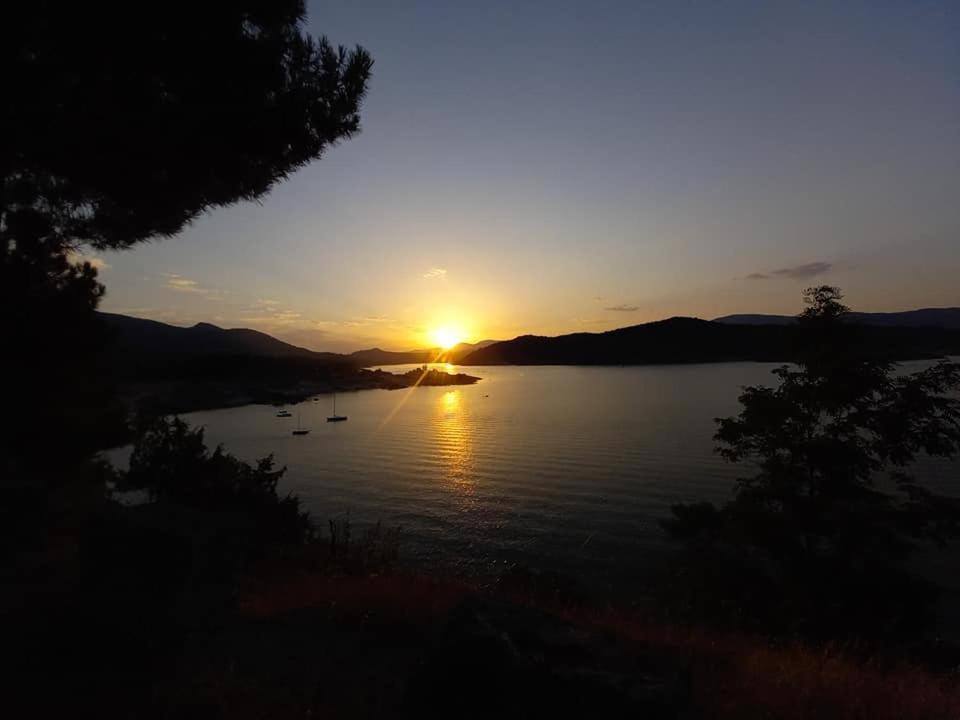 Casa Ruralrut En El Tiemblo A 1 Hora De Madrid Y A Pocos Minutos Del Castanar, Valle De Iruelas Y Embalses Exterior foto