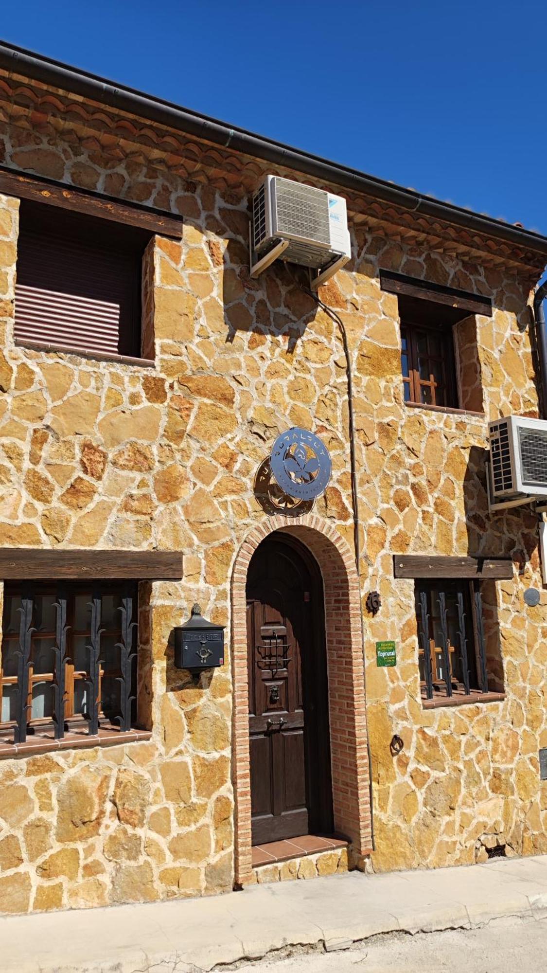 Casa Ruralrut En El Tiemblo A 1 Hora De Madrid Y A Pocos Minutos Del Castanar, Valle De Iruelas Y Embalses Exterior foto